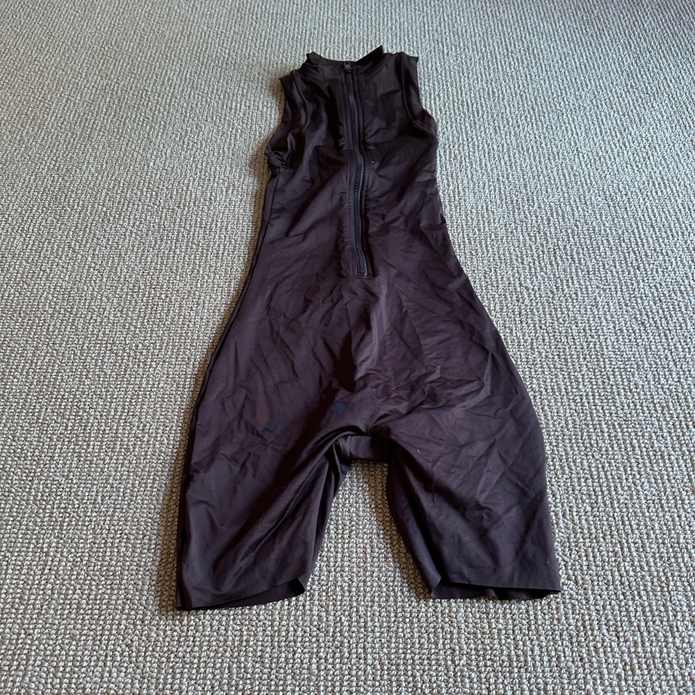 Skims Cocoa Swim Mock Neck Zip Front Swim Cycle Mid Thigh Swimsuit, Size XXS NWT